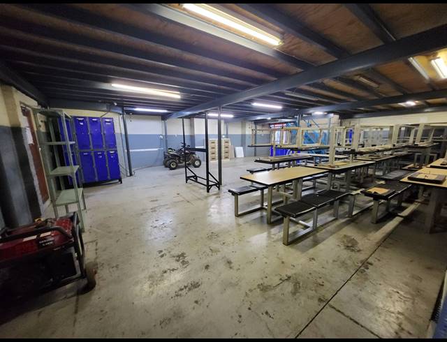 528M² WORKSHOP TO LET IN BEACONVALE